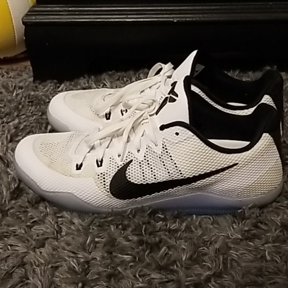 kobe 11 low fundamental